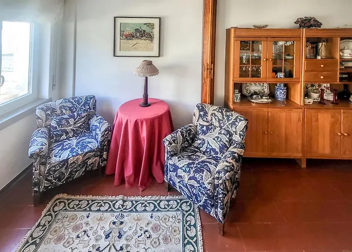 Sunny Cascais Apartment