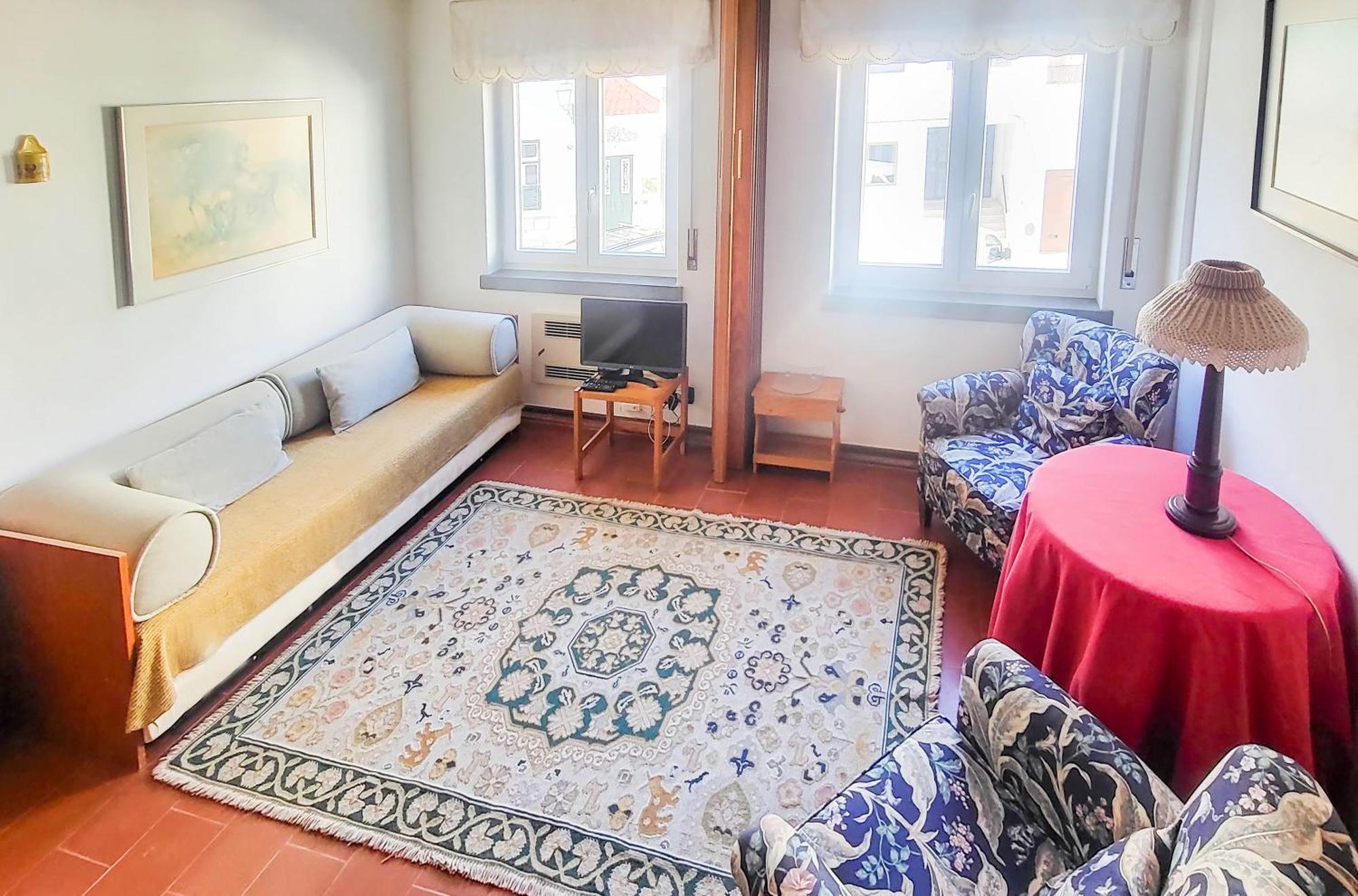Sunny Apartment Cascais